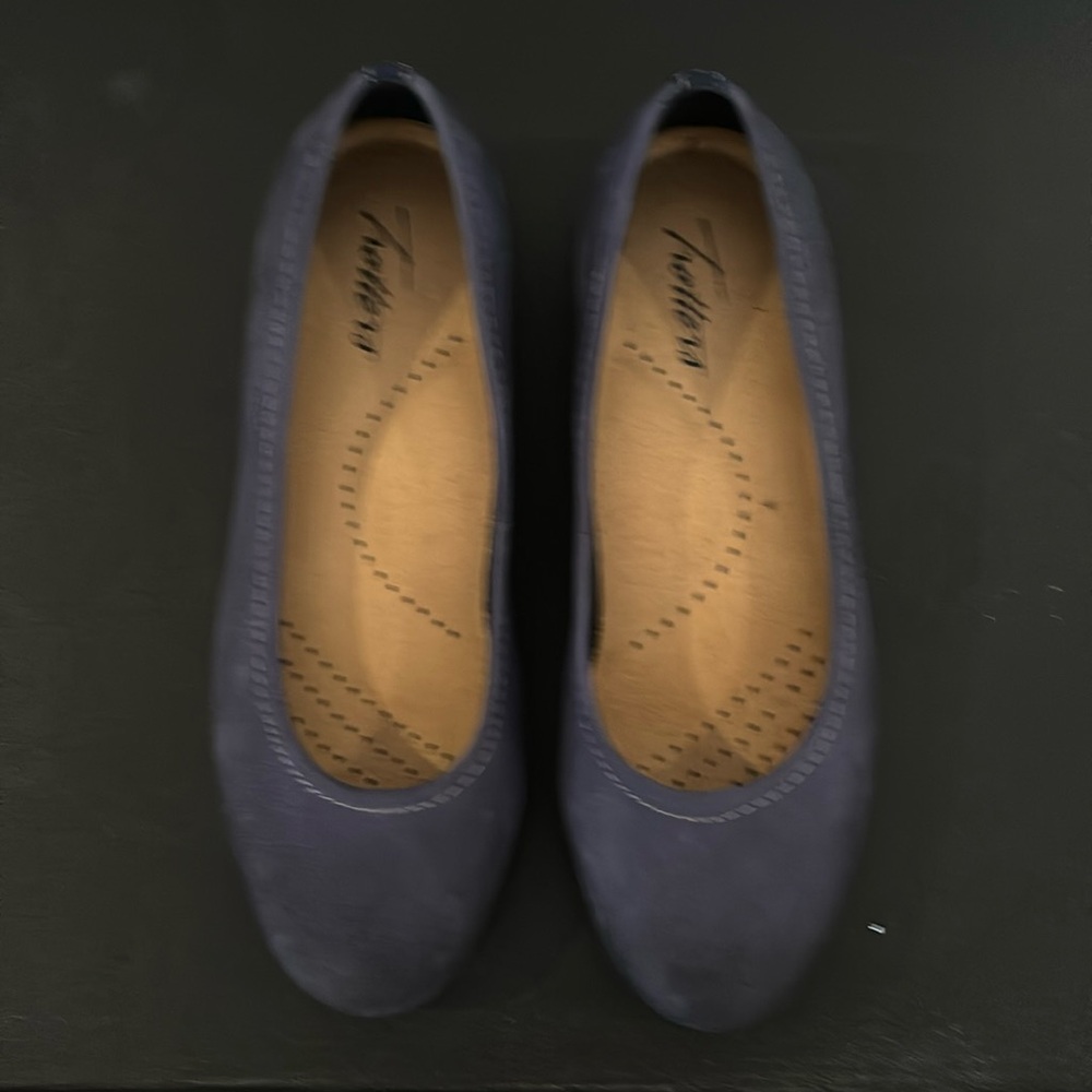 Trotters blue flats
